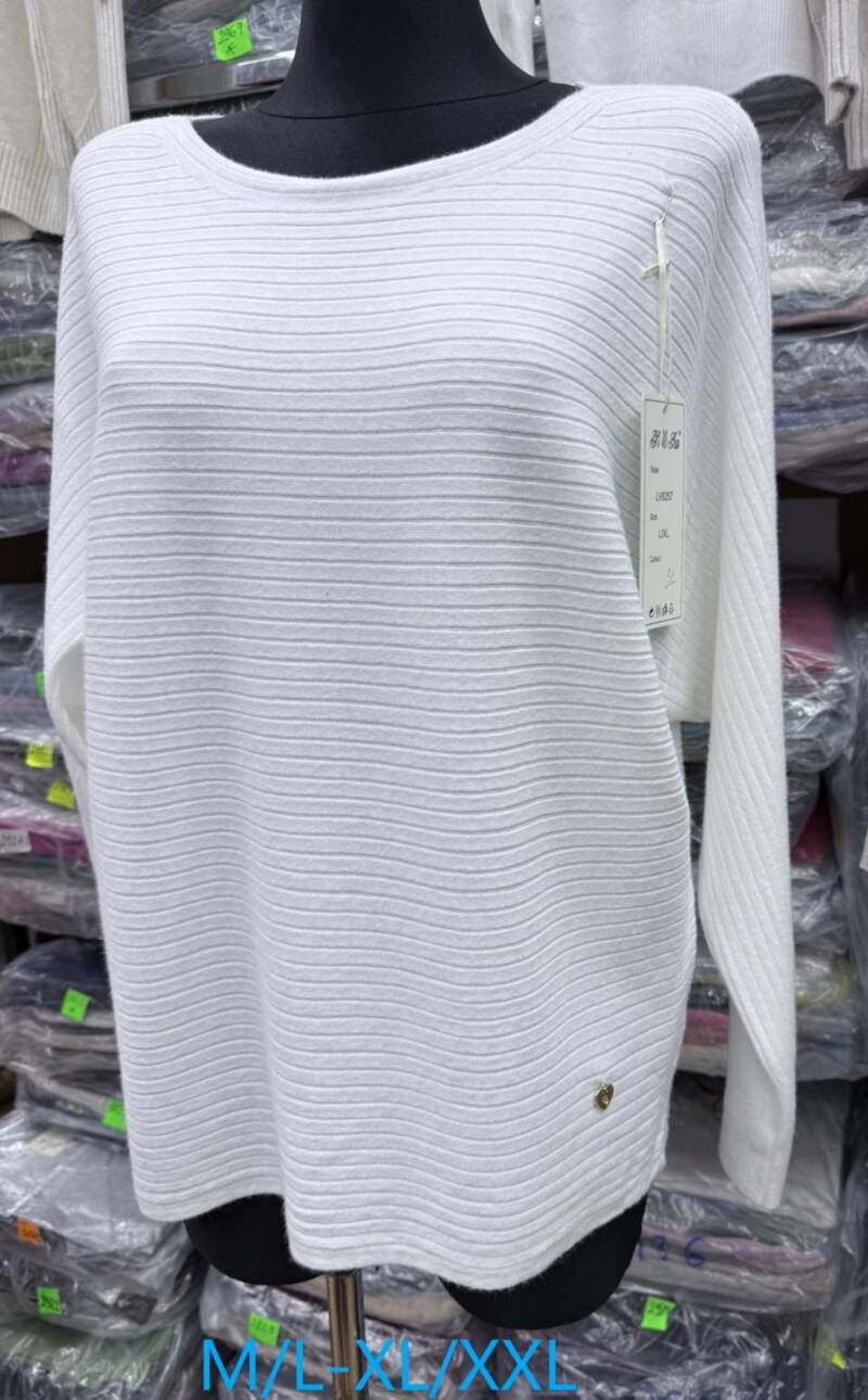 Swetry damskie Roz M/L-XL/2XL. Mix kolor. Paczka 8 szt